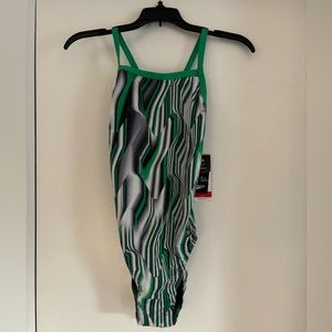 NWT Speedo endurance green flyback women’s swim suit size 34